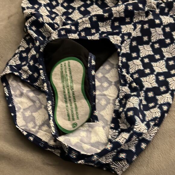 Christina size 8D (cup) Navy & White print one piece Swimsuit Waist Minimizer - Picture 7 of 10